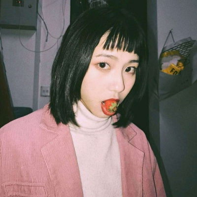 念七红色系新年女生头像