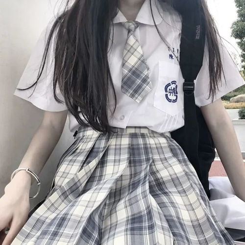 制服部位女头怎么解释,草稿纸上都是你的名字