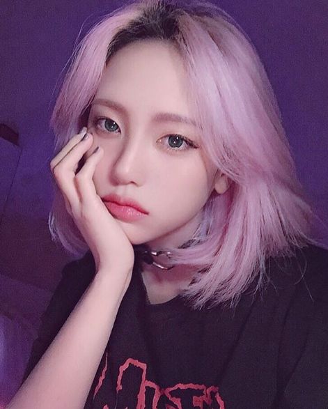 黑发女生头像系列吴宣仪