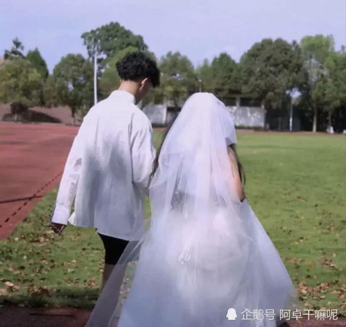 qq爆火的官宣情侣头像我喜欢你,在所有的时候