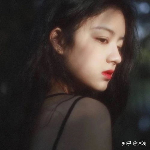 女生怎么自拍才好看