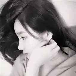 女生唯美伤感黑白头像2018爱可不可以简简单单没有伤
