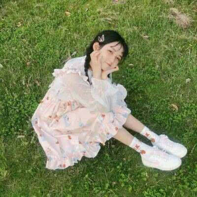绿色系头像女生低头色系