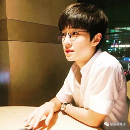初恋脸撩人气质承包男主少年时代的他成了舔屏少女的预备老公