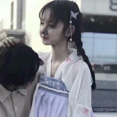 男生暗恋你才会常看这三个隐私的地方,傻妹妹,这才是真爱