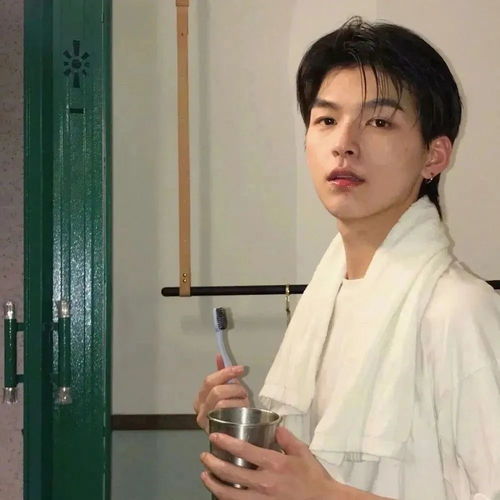 男头少年与爱永不老去