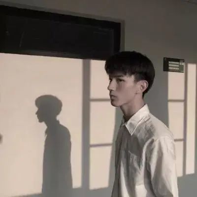 优质暖系的男生头像