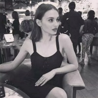 西方个性女孩伤感qq头像