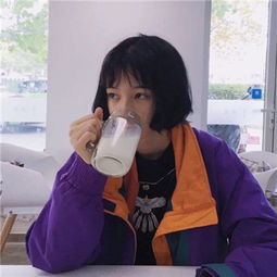 qq头像女生喝饮料韩系可爱头像那些苍白的曾经被我们丢弃
