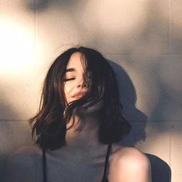 男女见面第一眼,看的部位大不同男人看胸,女人看