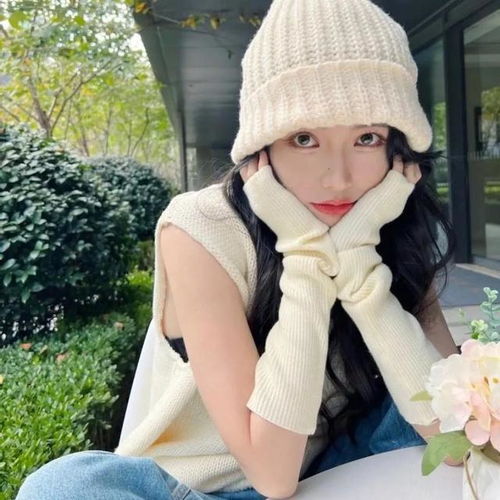 love图纯白干净美女头像