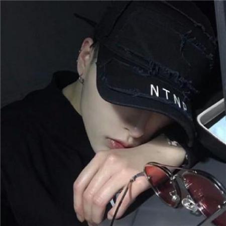 小清新男生头像冷酷帅气,追求爱情这绝对的给力