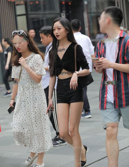 女生的透明鞋,酷帅十足,黑色系显高级气质
