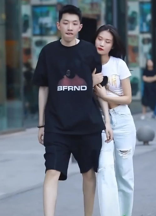 穿情侣装太弱了,最近出现龙凤胎鞋,和对象一起穿,贼帅鞋子