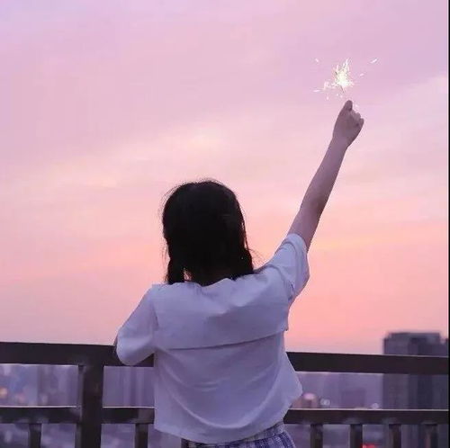 治愈系微信情头像一男一女深情共白头可爱点