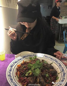 都说她是网红界的文艺女神,然而我看到的是超成功的双眼皮和鼻子