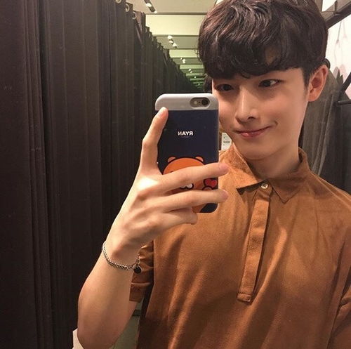 daisy妤故男生头像男头韩系
