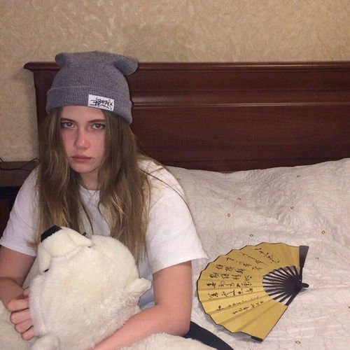 成长就是妥协和坚持的两难小清新佛系时尚欧美女生头像
