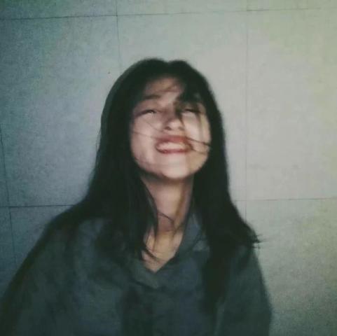 ins治愈系闺蜜头像和你们在一起,我才可以尽情犯神经
