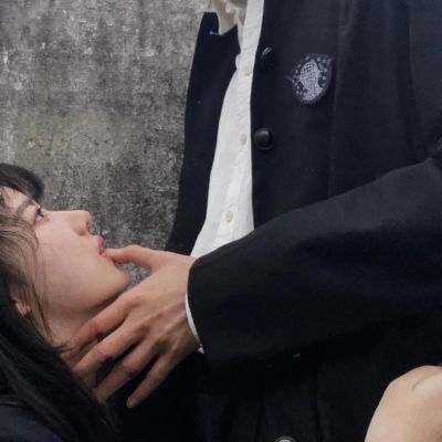 心里没有光的人,怎么也不会快乐情侣头像我要个性网