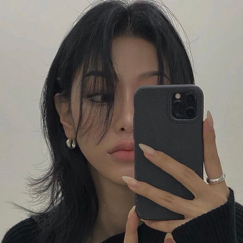 高级感女生头像遇见的人越多才知道自己最喜欢谁