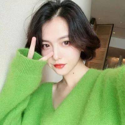 敲好看绿色系女生头像