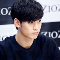 明星男生头像韩国明星金秀贤
