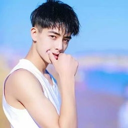 求三人一样的男生qq头像
