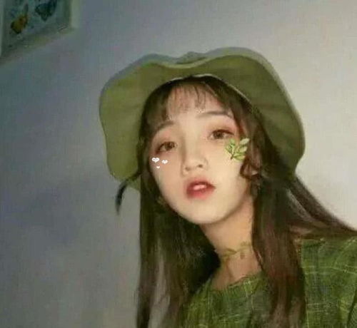 最近绿色女生头像火了,搭配钻石妆给你满满的少女感