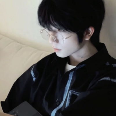高清真人的男生帅气qq头像合集生活的目标不是爱情是快乐
