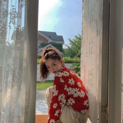 红色系女生头像可爱清新很酷女生头像图片