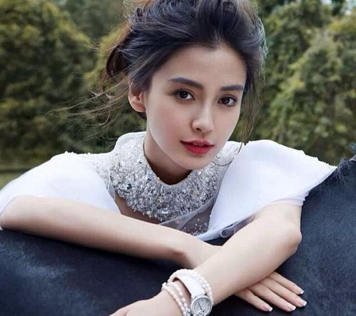 黑历史angelababy七年前分享的大尺度照片曝光被批不尊重女性
