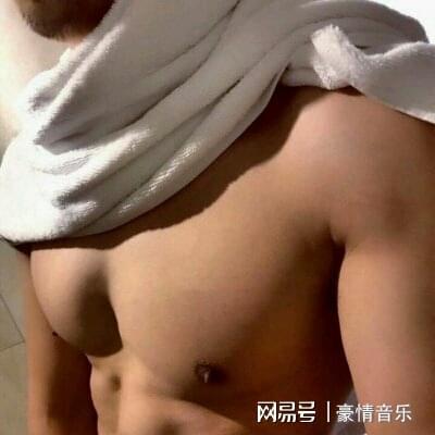 男生腹肌头像帅气撩人不像网图不露脸男生腹肌半身头像真人图片
