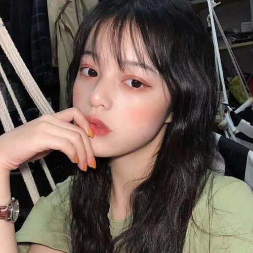 敲好看绿色系女生头像
