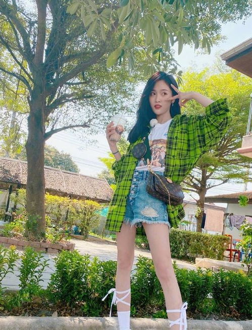 皮肤偏黄的女生,尽量避开这4个显黑颜色,显老又廉价,让人笑话