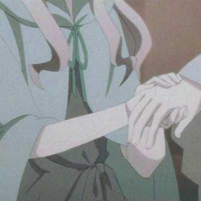 不露脸唯独手的情头动漫头像