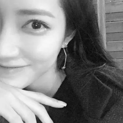 女生头像黑白女生头像高冷霸气精选
