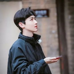 头像浪荡一生钟情一人,微风十里只想要你