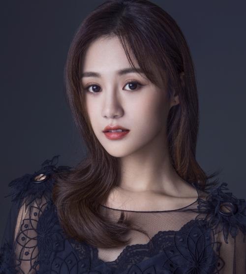 这位女明星已结婚多年,从不提起老公很低调,看起来还是少女脸