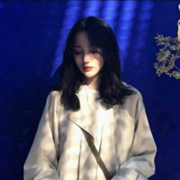 我也讨厌夜里一涌而来没完没了的难过唯美个性忧郁系女生qq头像