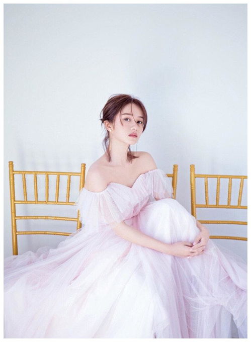 漂亮影视美女明星付梦妮白色长裙仙气十足写真