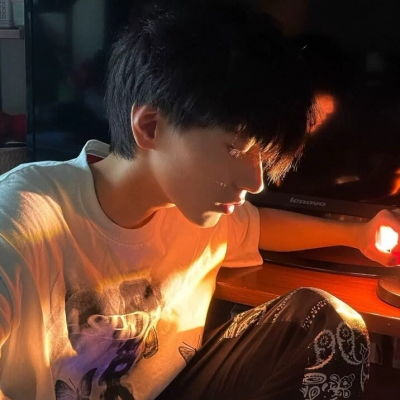氛围感男生头像侧脸真人优质高级,让你瞬间爱上