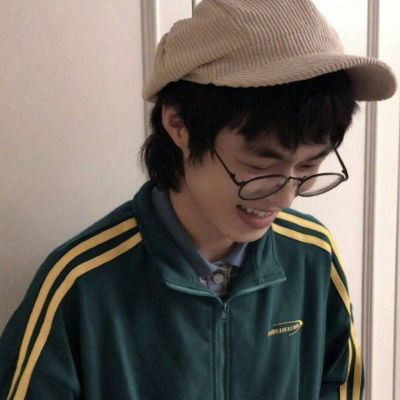 治愈系男生头像笑容阳光帅气微笑暖心图片
