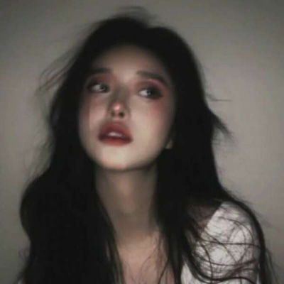 暗黑系女生头像真人高冷堕落病态冷酷系少女头像