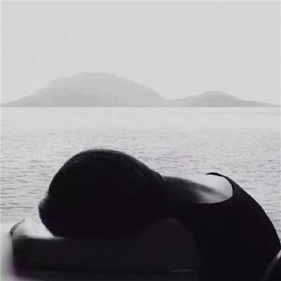 qq头像女生伤感黑白系大全2018有品味的黑白意境头像