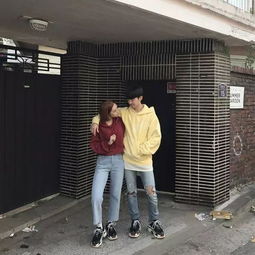 韩系情侣日常穿搭look高调放闪甜一波,赶快拉男朋友学起来