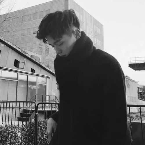 蓝色系温柔风男生头像黑白
