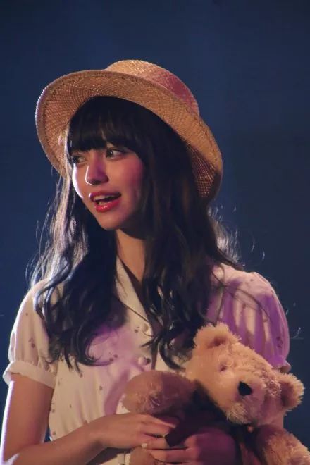 日本爆红的洛丽塔美少女,真人版混血芭比,靠漫画眼成新晋宅男女神