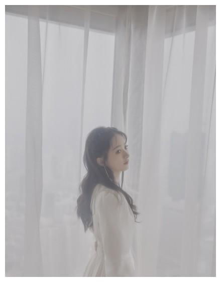 女星仙女裙造型baby是温柔与璀璨本身了,程潇简直漫画少女本女