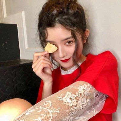 女生头像红色系韩版,红红火火的色调很喜庆